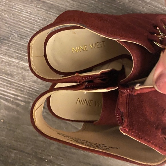 Nine West Maroon lace up Bootie size 6.5 - Picture 2 of 6